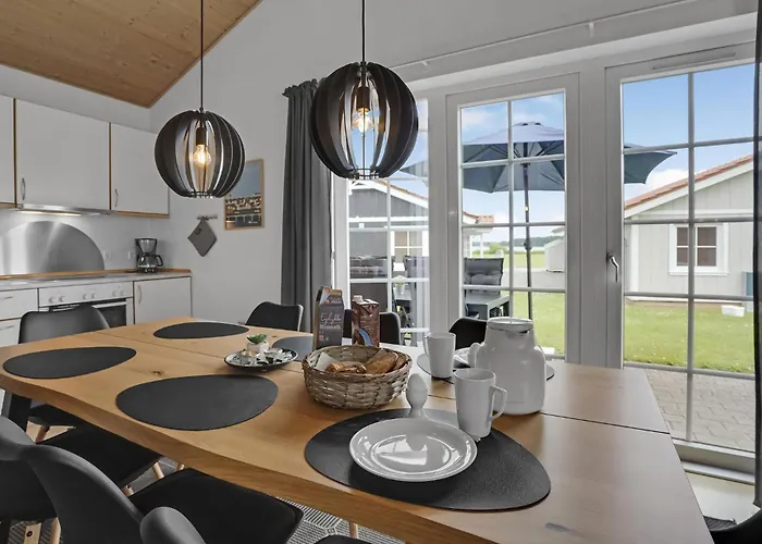Marina Fiskenaes Feriehus *